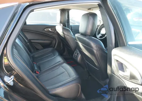 2015 Chrysler 200 C z USA, uszkodzony, nr VIN 1C3CCCCG8FN662911